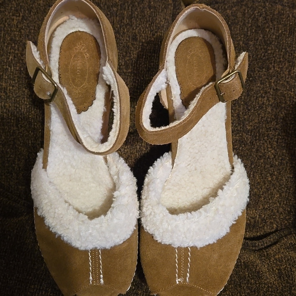 NWOT Brea Suede Women's Platform Heels - Picture 9 of 10